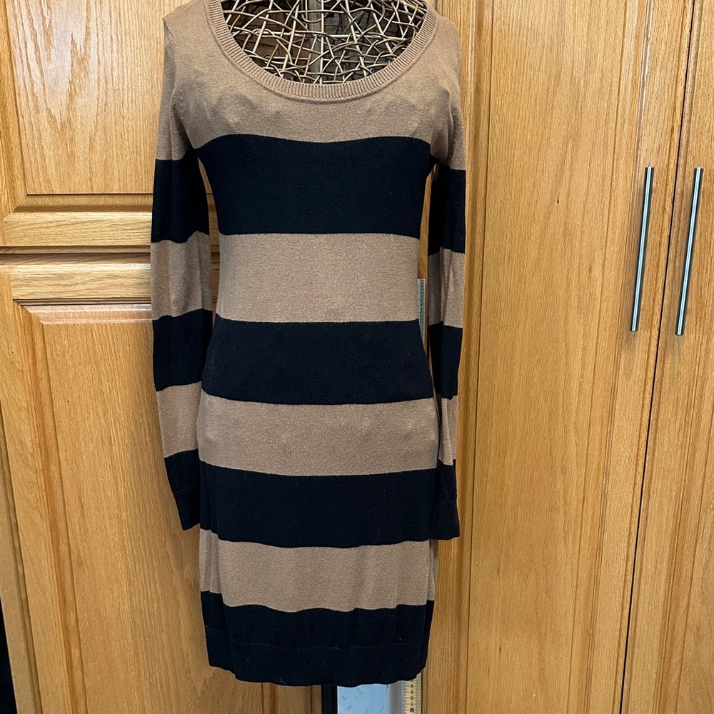 H&M Black and Brown Striped Long Sleeve Sweater Dress. Size Medium